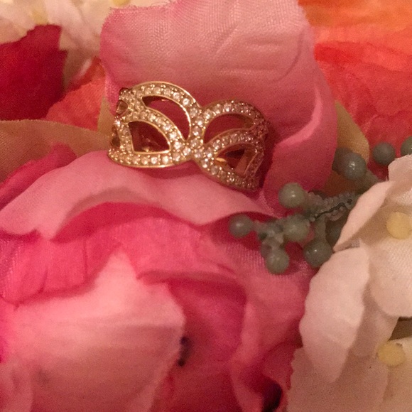 Genuine swarovski brand gold ring - Picture 2 of 8